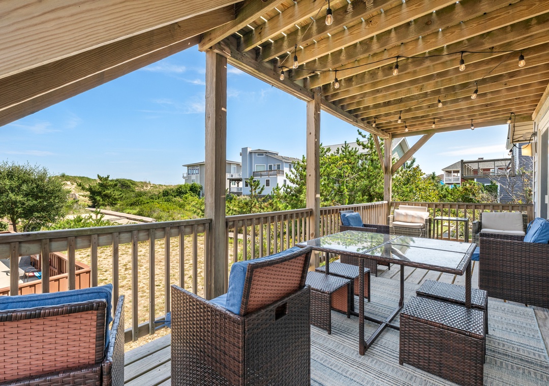 Eureka: Mid Level Covered Deck