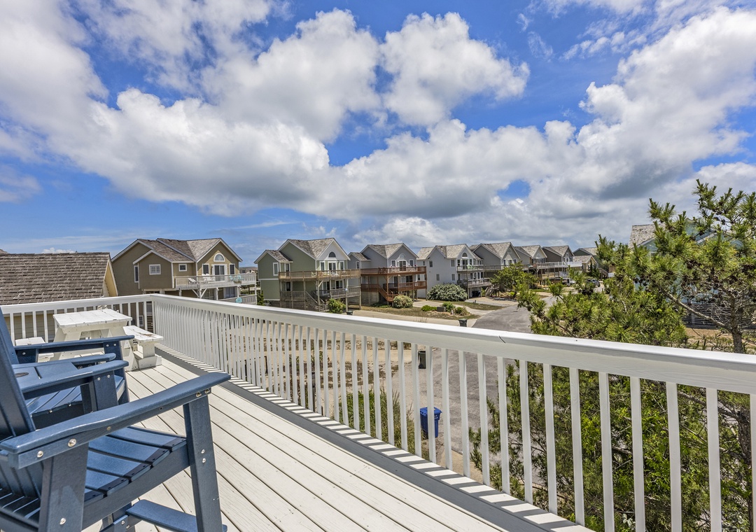 DR31: Fish-n-Ships | Top Level Front Deck View