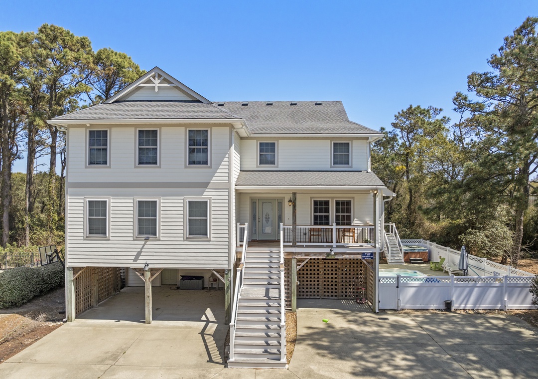 CL565: Hampton Street Retreat