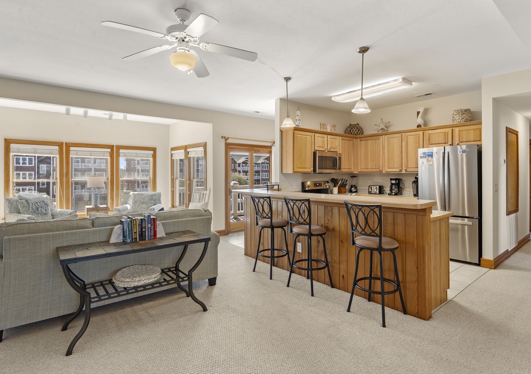 SBC503: North Bay Retreat | Living Area