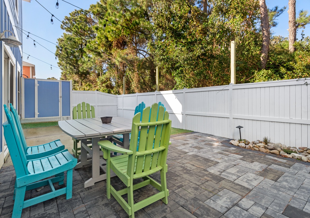 BB1317 | Fenced Backyard w/ Patio