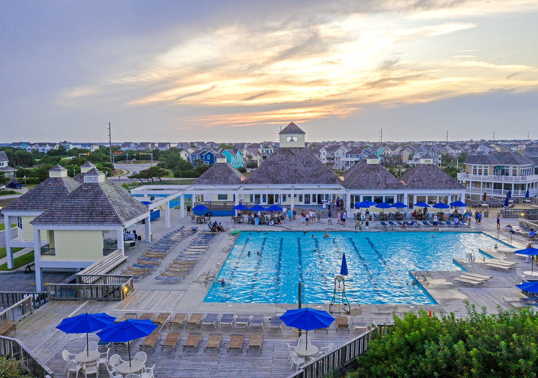 W18: Salty Dog | Village Beach Club Access