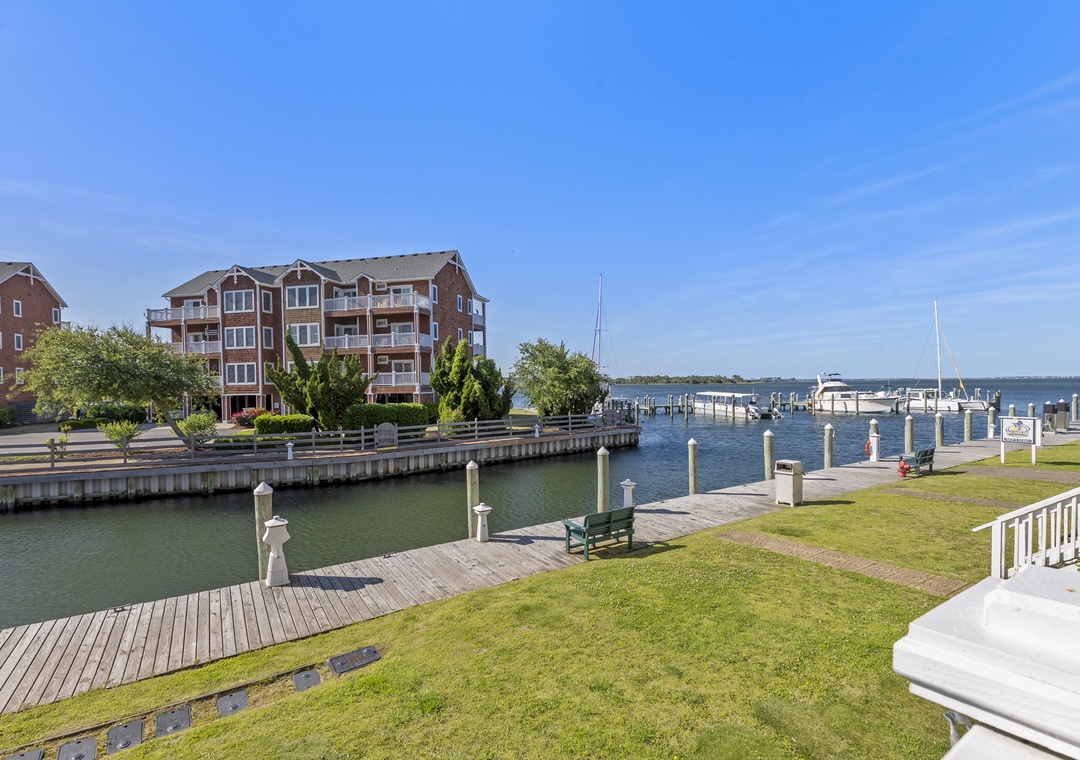 SBC1104: Surf's Up | Private Deck View