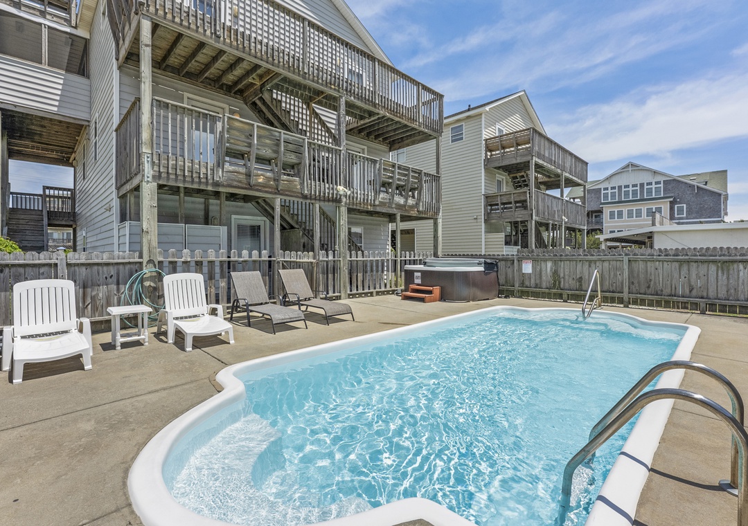 KDS2500: Dollar Short | Private Pool Area
