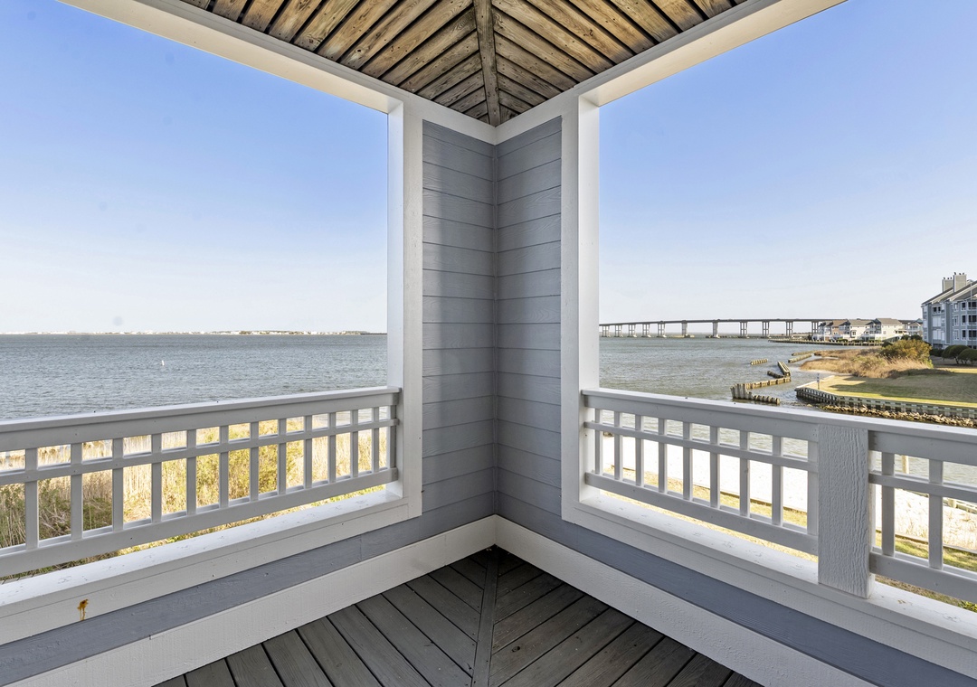 PC1212: Pirates Cove Retreat | Soundfront Deck