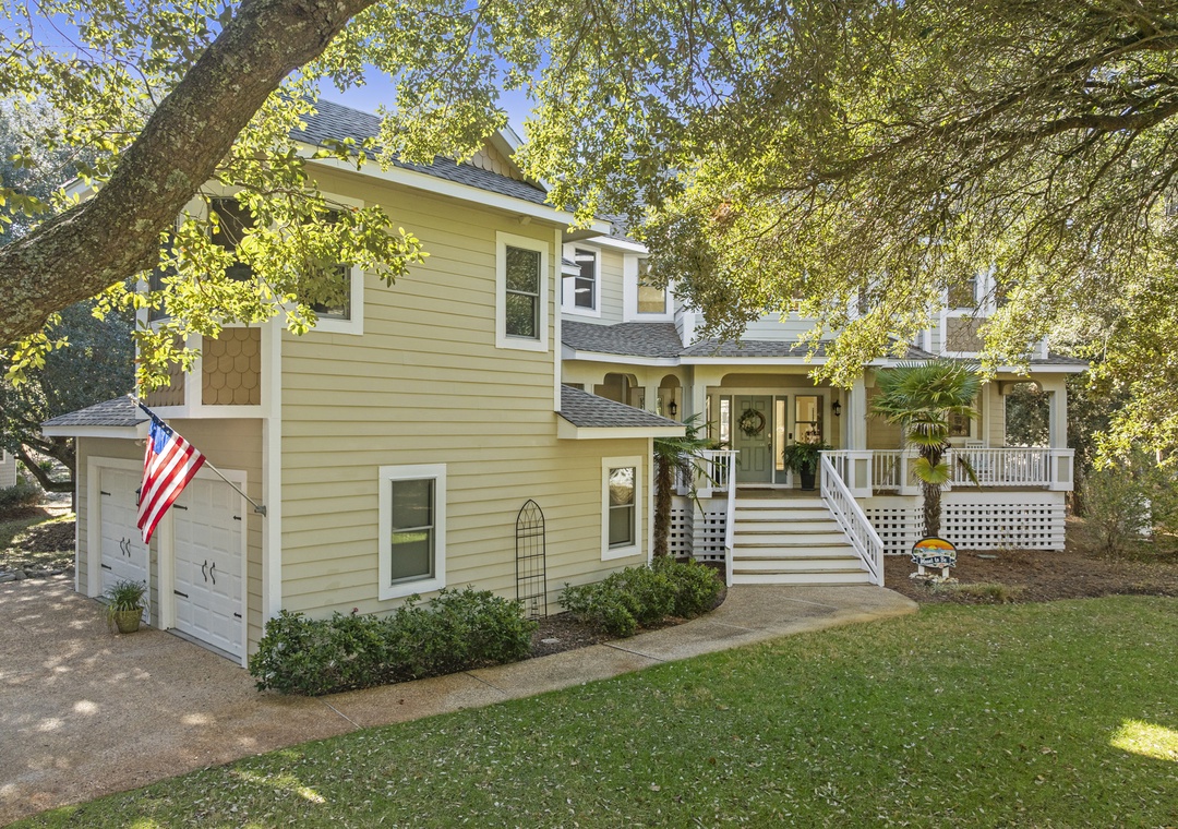 CC239: Meant to Be | Front Exterior