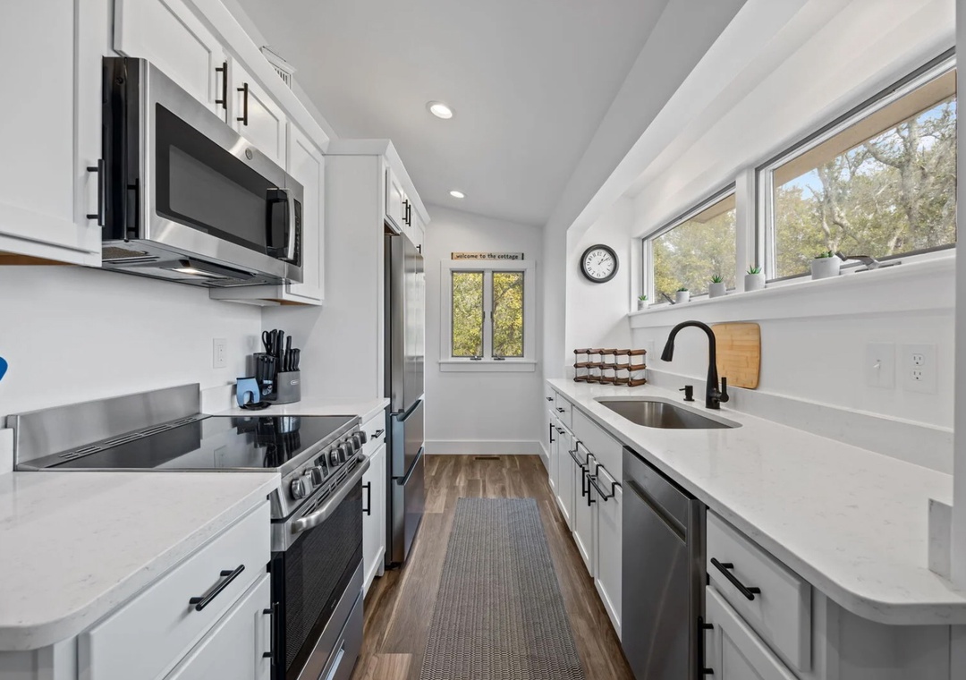 DU811: Sugar Shack - Kitchen