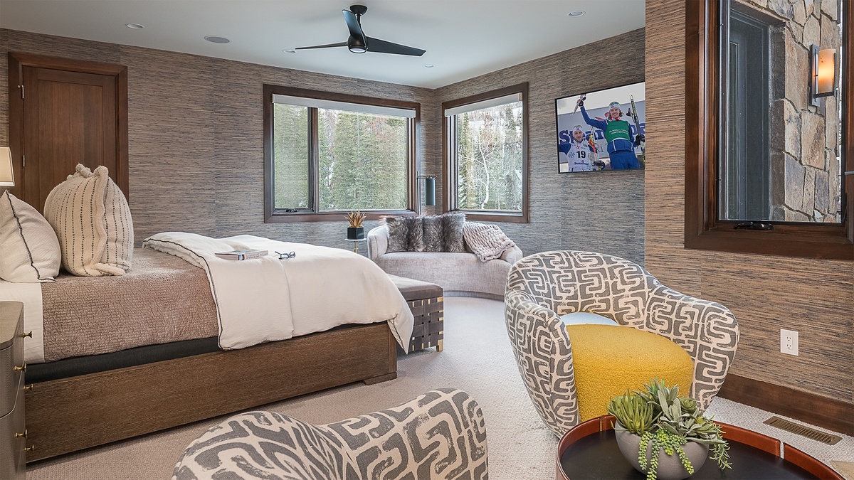 Over the Edge primary king bedroom