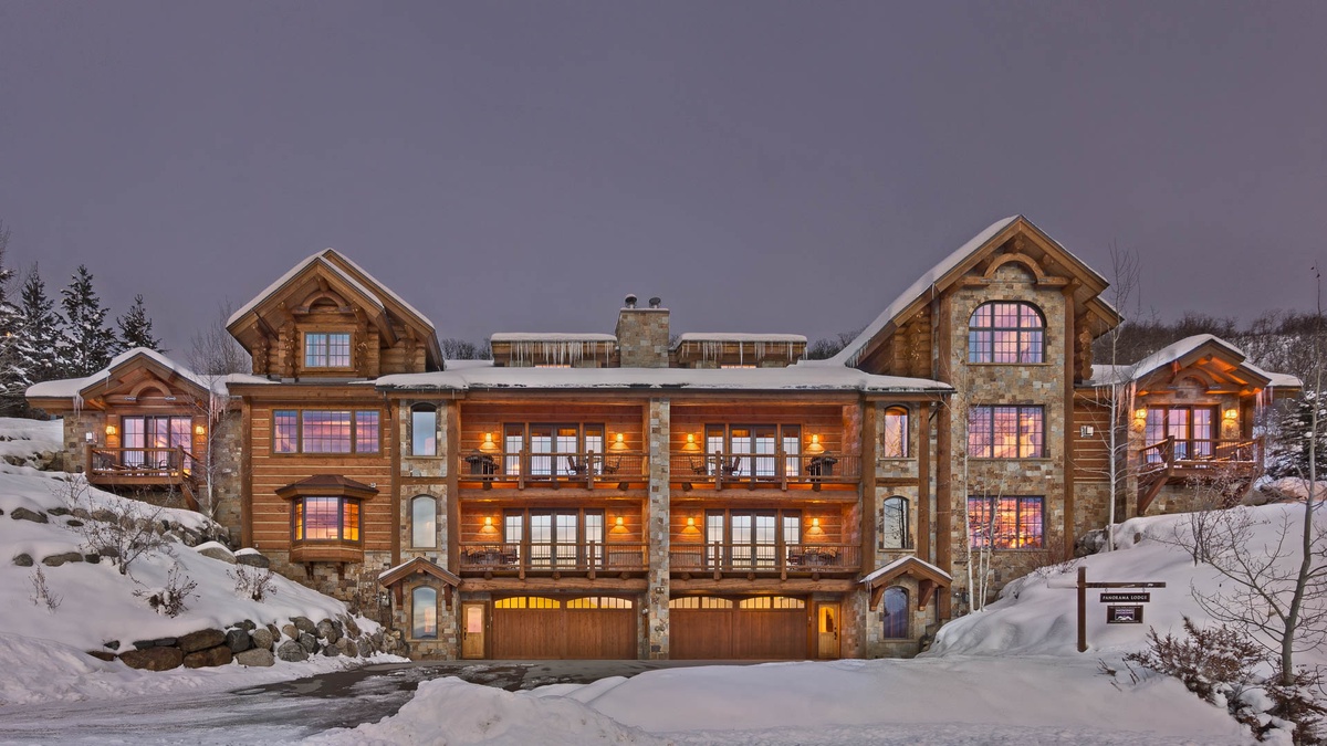 Panorama Grande winter exterior