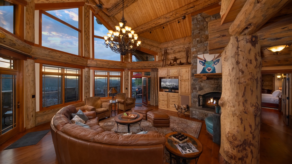 See Me Lodge main living area