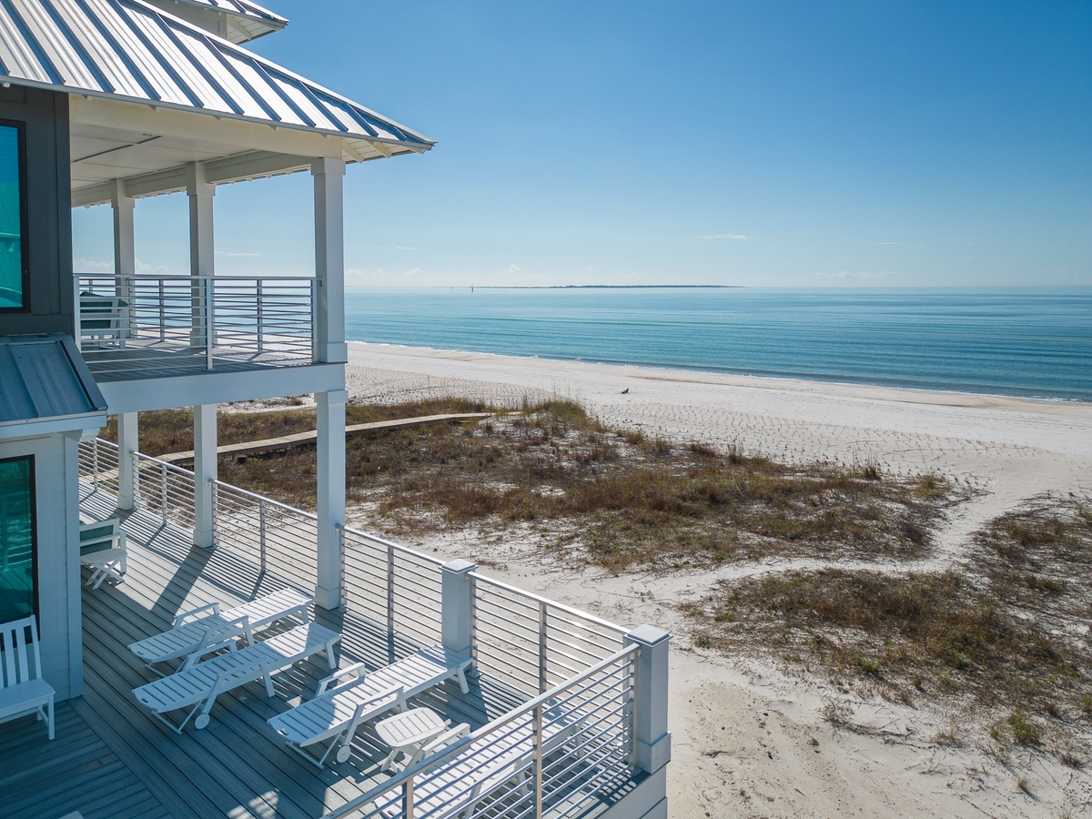 Whit_s End Cape and Coast-11