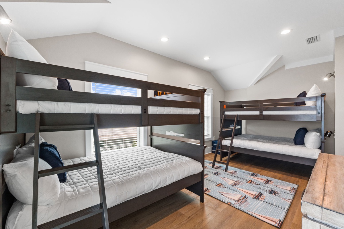 Your group will love this bright bunk room designed for togetherness. With two sturdy bunk beds and warm wood floors, everyone sleeps comfortably under one roof.