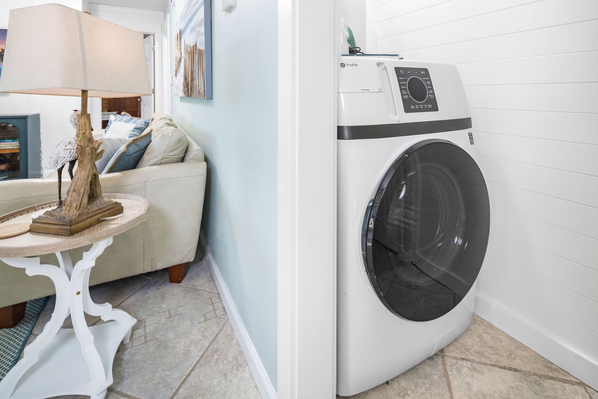 Your in-unit washer/dryer combo allows you to start a load of clothes on your way to the beach and return to fully dried and clean clothes!