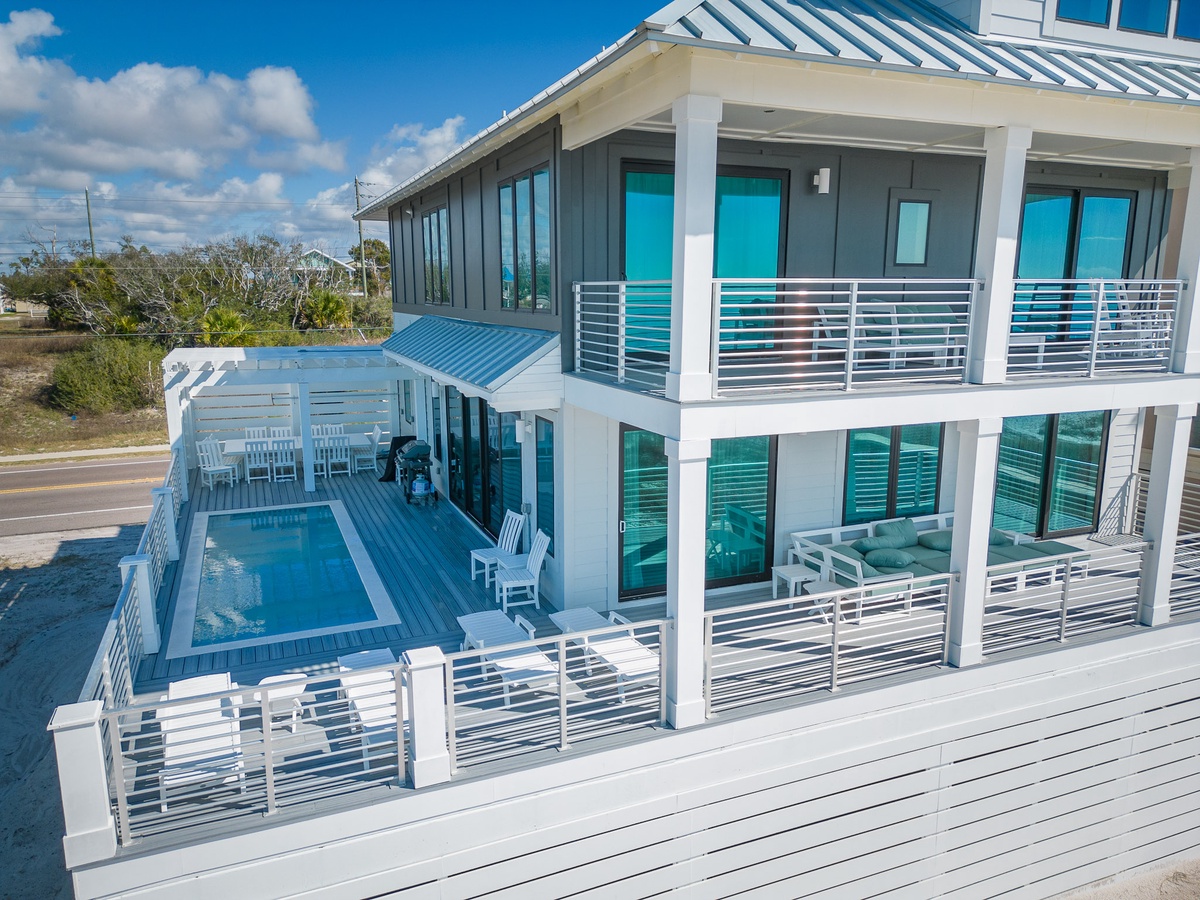 Whit_s End Cape and Coast-10