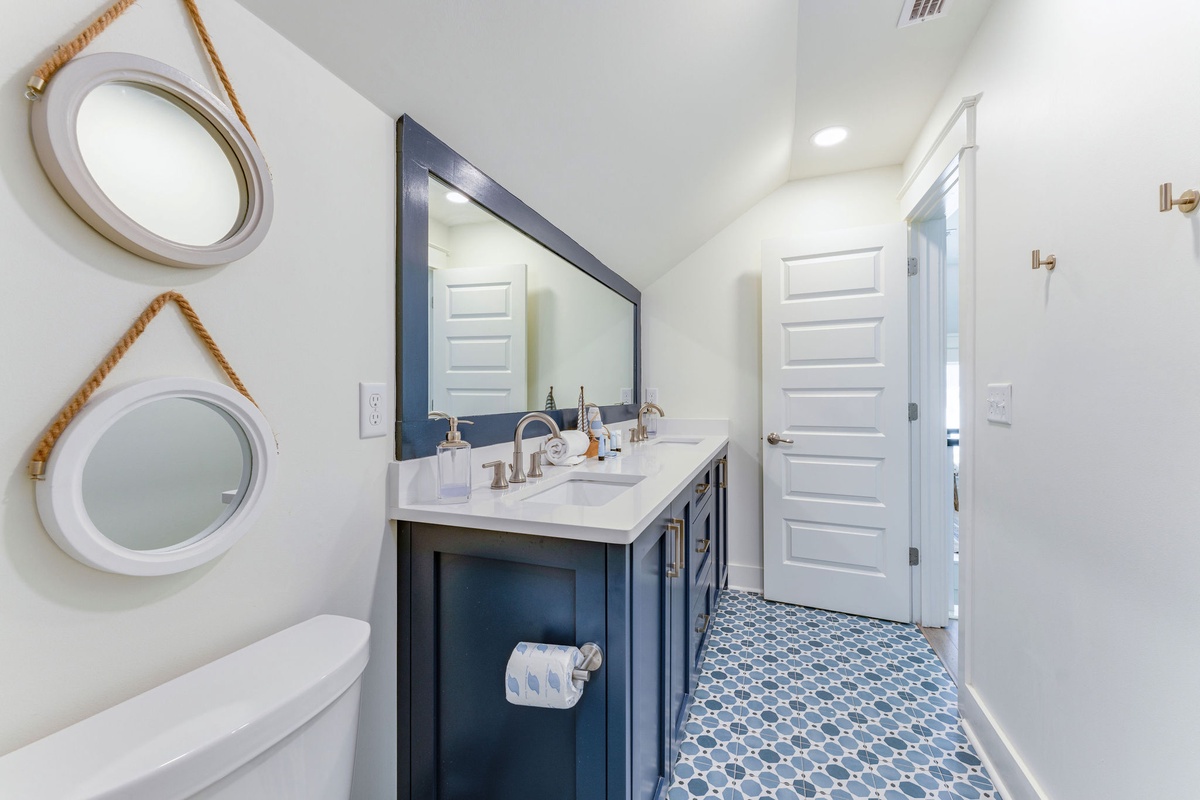 SR508009-Final-Focus