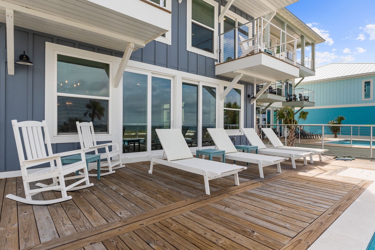 Stretch out on your private deck and soak up the coastal breeze, with sun loungers ready for lazy afternoons and rocking chairs perfect for morning coffee.