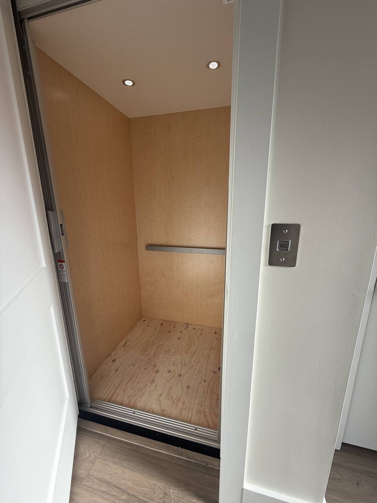 20251023_133612029_iOS