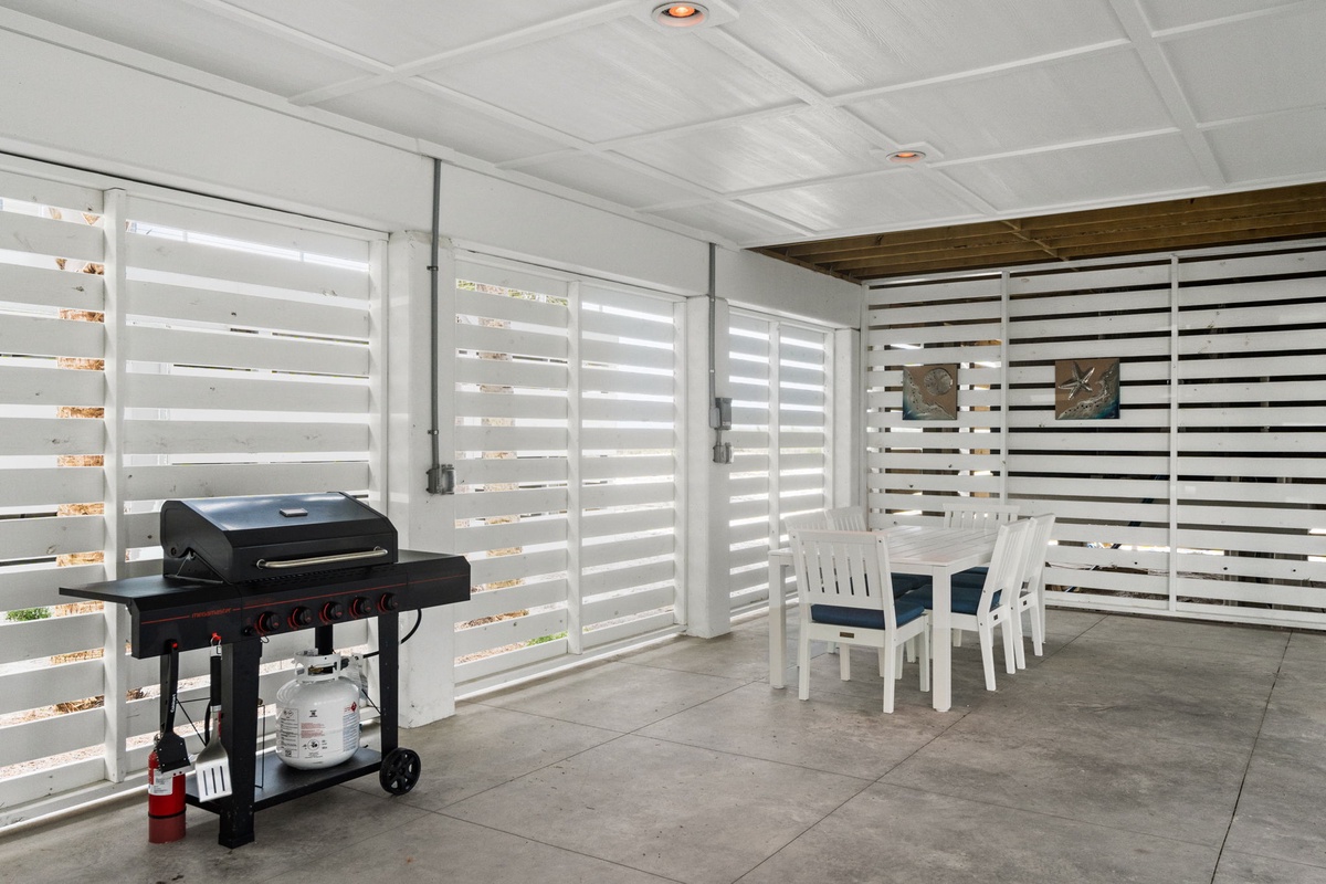 Fire up your favorite meals on the outdoor grill, then gather around the dining table in your private, shaded patio for a relaxed meal together.