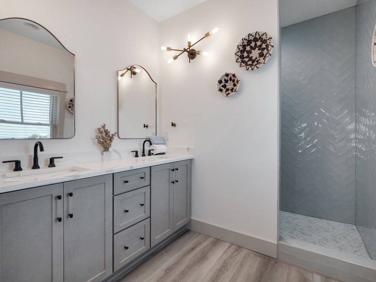 155-web-or-mls-P4722805