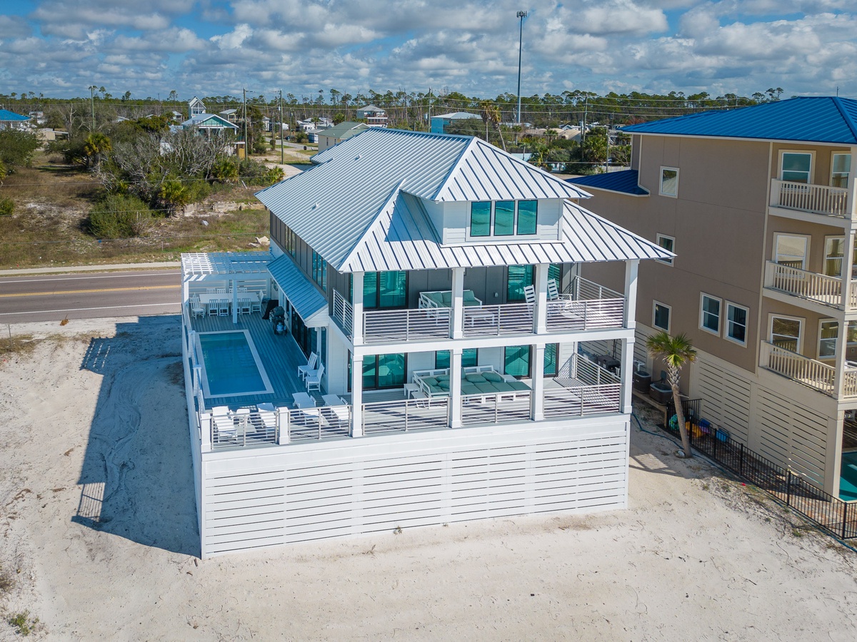 Whit_s End Cape and Coast-7