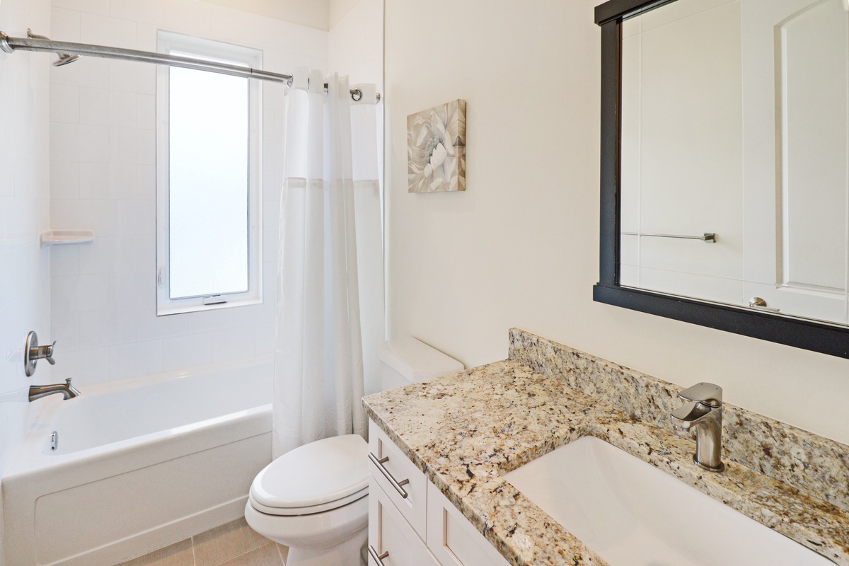 shared bath 1st floor