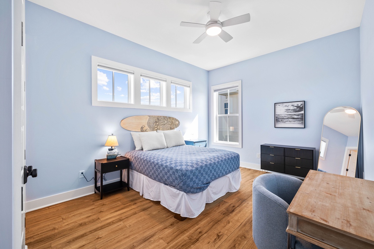 Queen Bedroom w/ En Suite