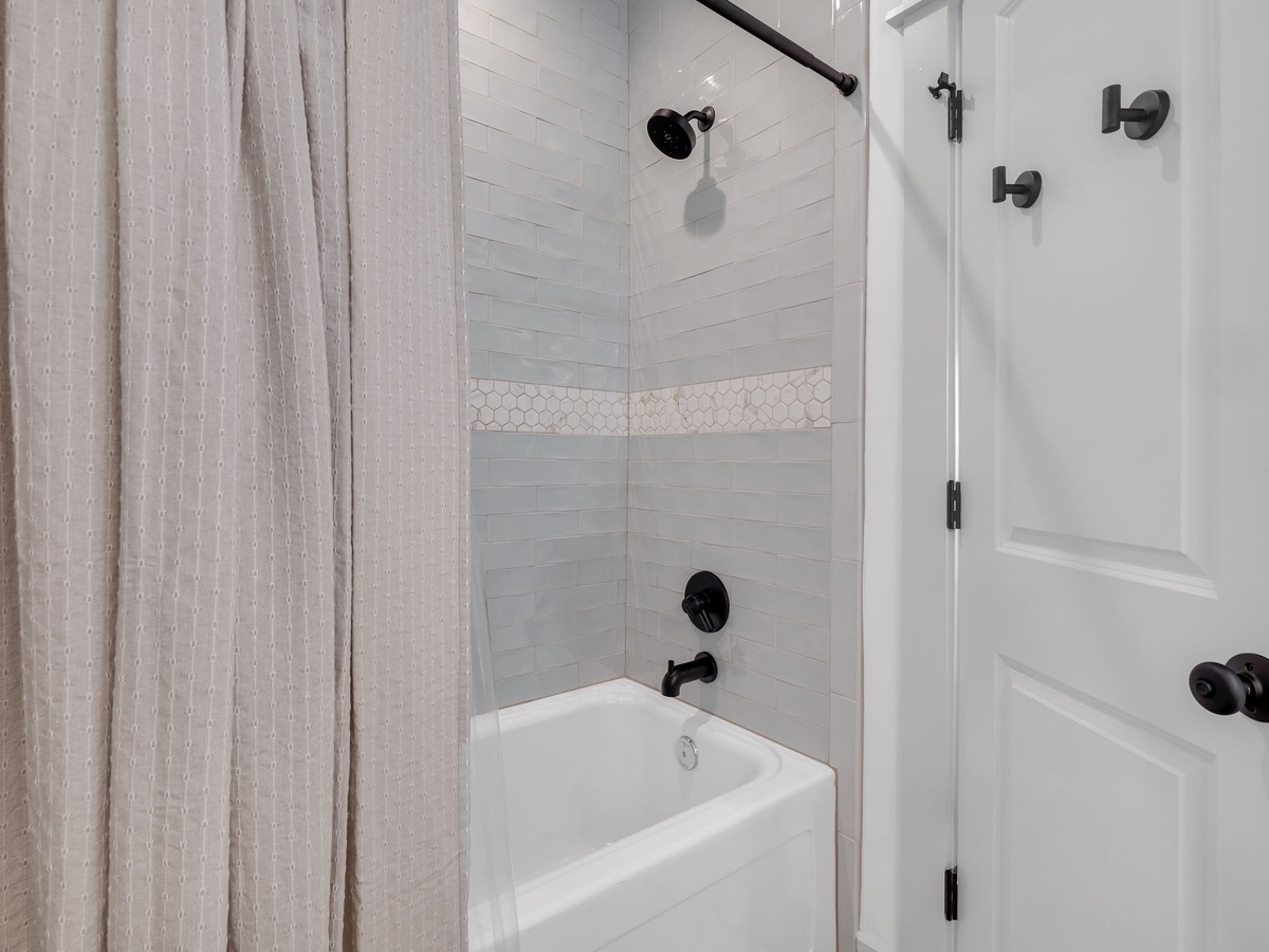 138-web-or-mls-P4722720