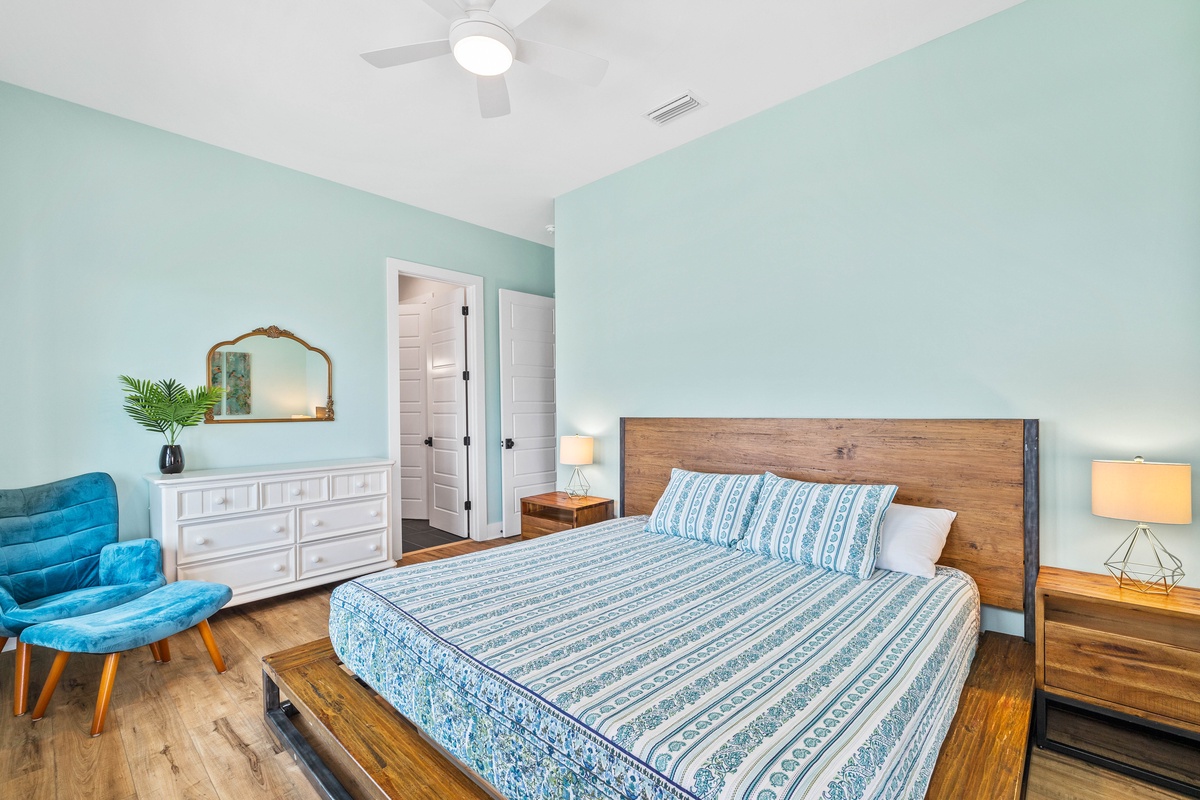 King Bedroom w/ En suite and Private Balcony