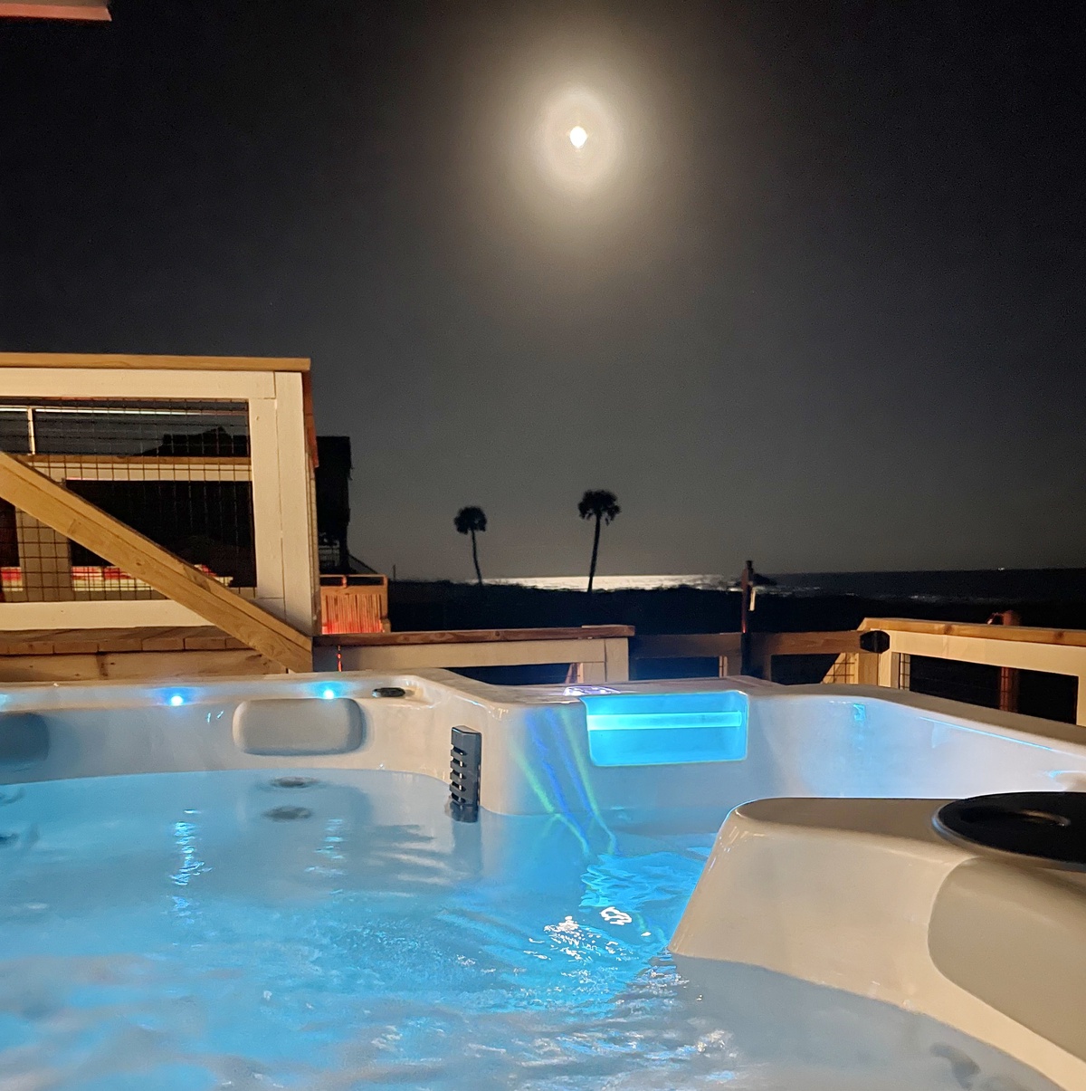 17https://img.trackhs.com/200x200/https://track-pm.s3.amazonaws.com/capeandcoast/image/09d82154-6a72-4c74-af5b-d39f6d153209