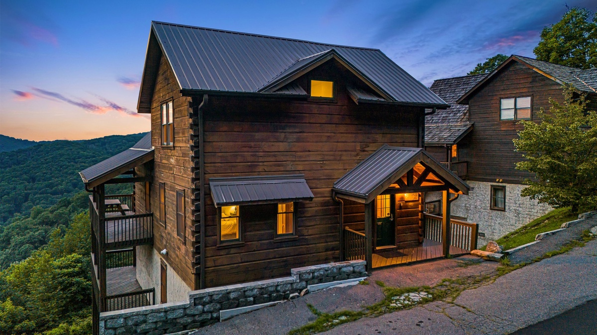 Start Your Rustic Mountain Cabin Adventure At Lookout Lodge