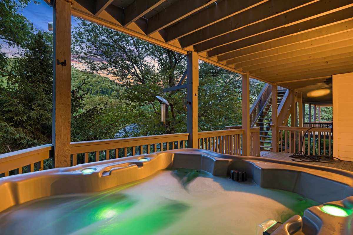 Relax in Blue Sky Manor's Hot Tub