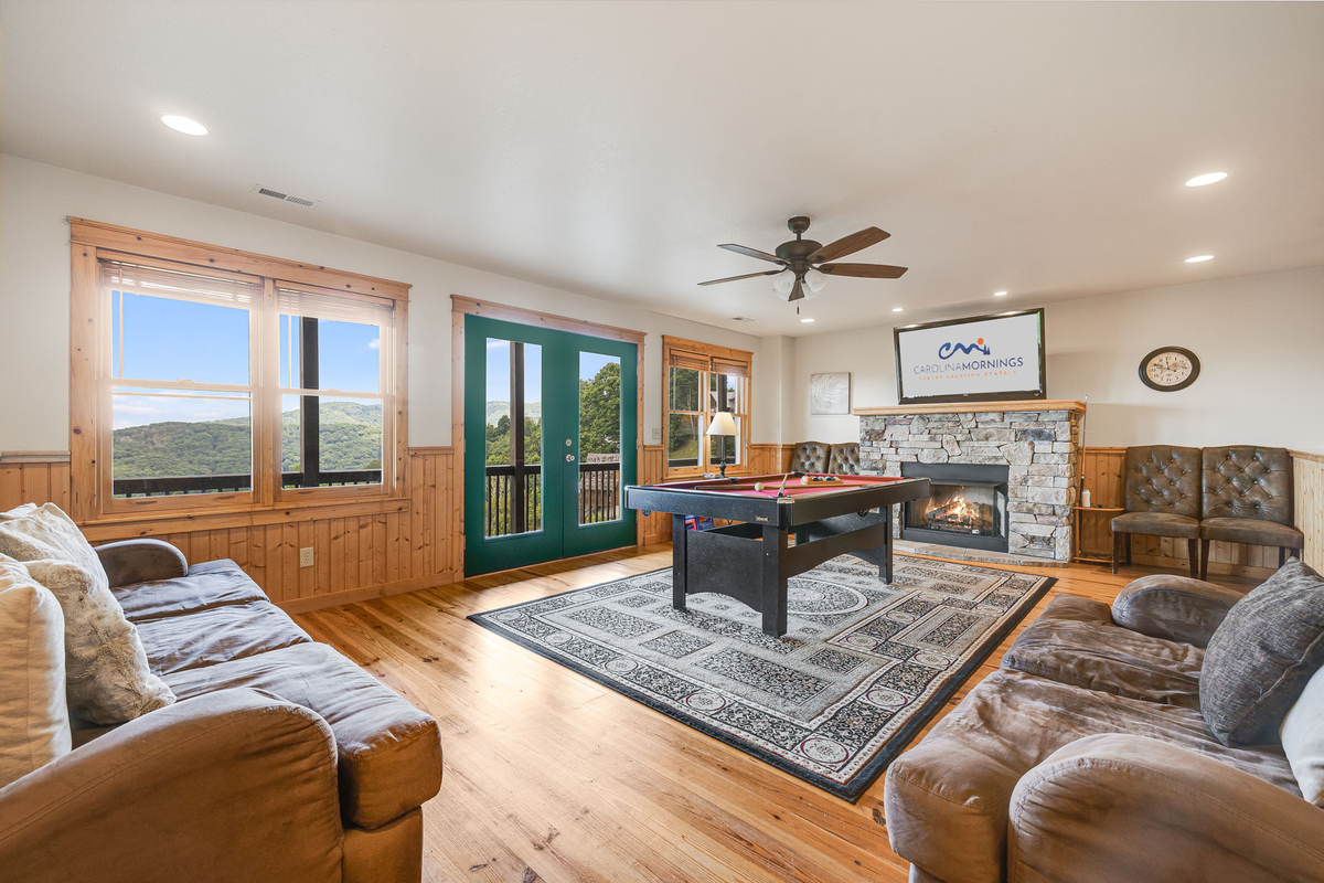 Rec Room w/ Pool Table & Gas Fireplace