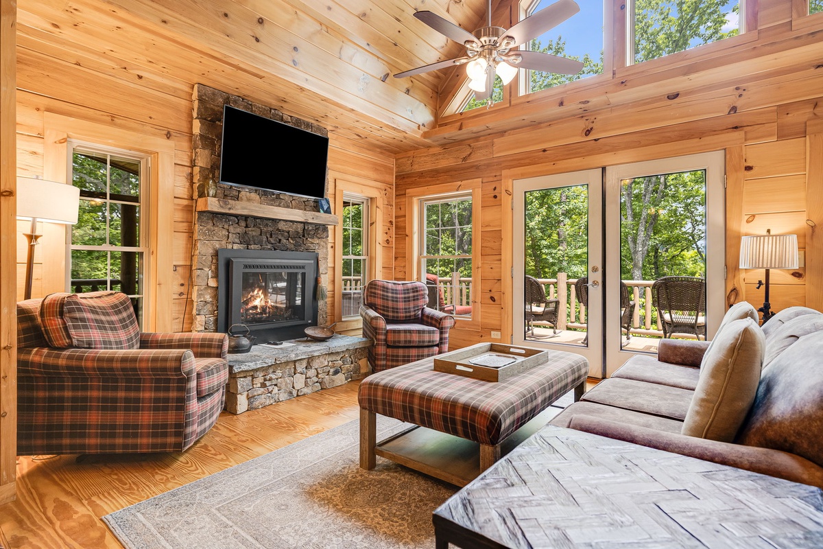 Open Floorplan, Gas Fireplace, Vaulted Ceiling & Wrap-Around Deck