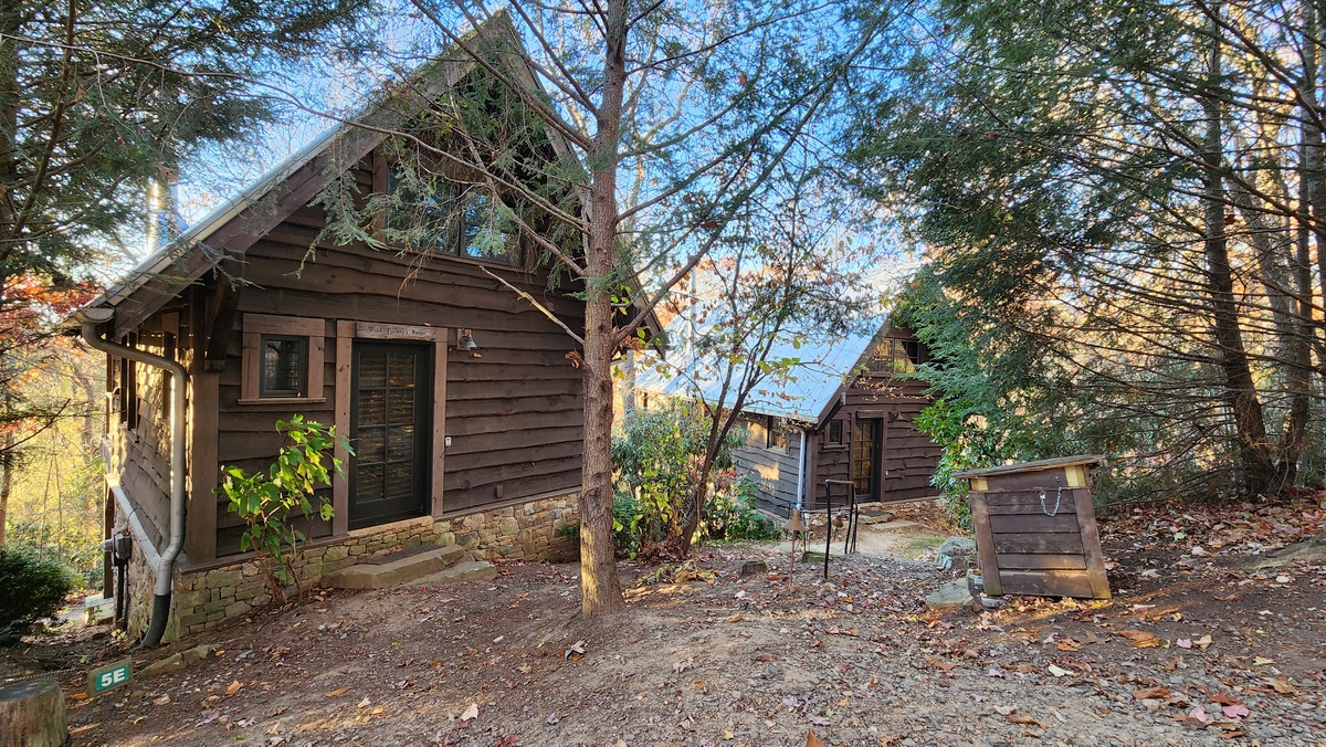 Village of Cheshire Cabins - Wild Turkey's Roost