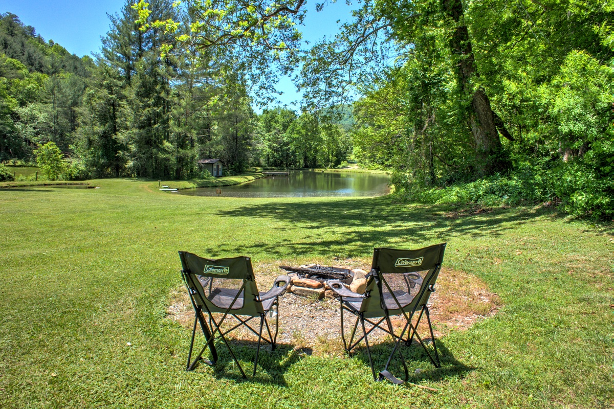 Fire Pit w/Pond Views - Please note the pond is NOT for guest use