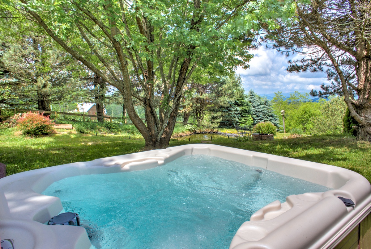 Hot Tub with Mountain Views