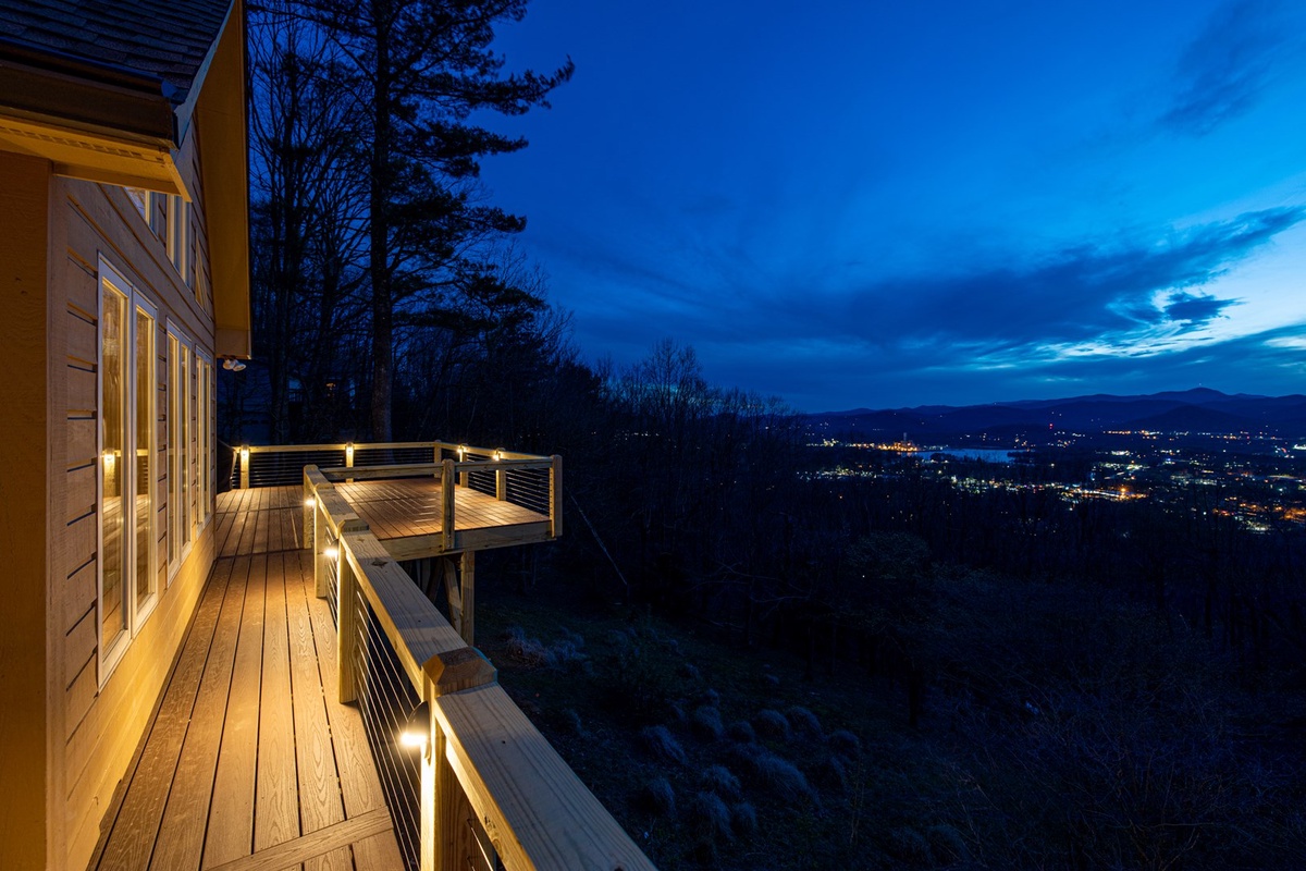 Sunset Peaks Deck overlooking Asheville