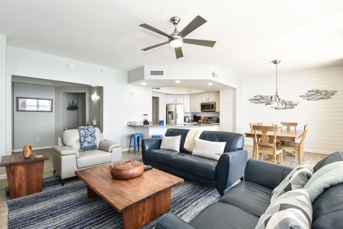 Silver Beach Towers East 1604- Spacious Living Area