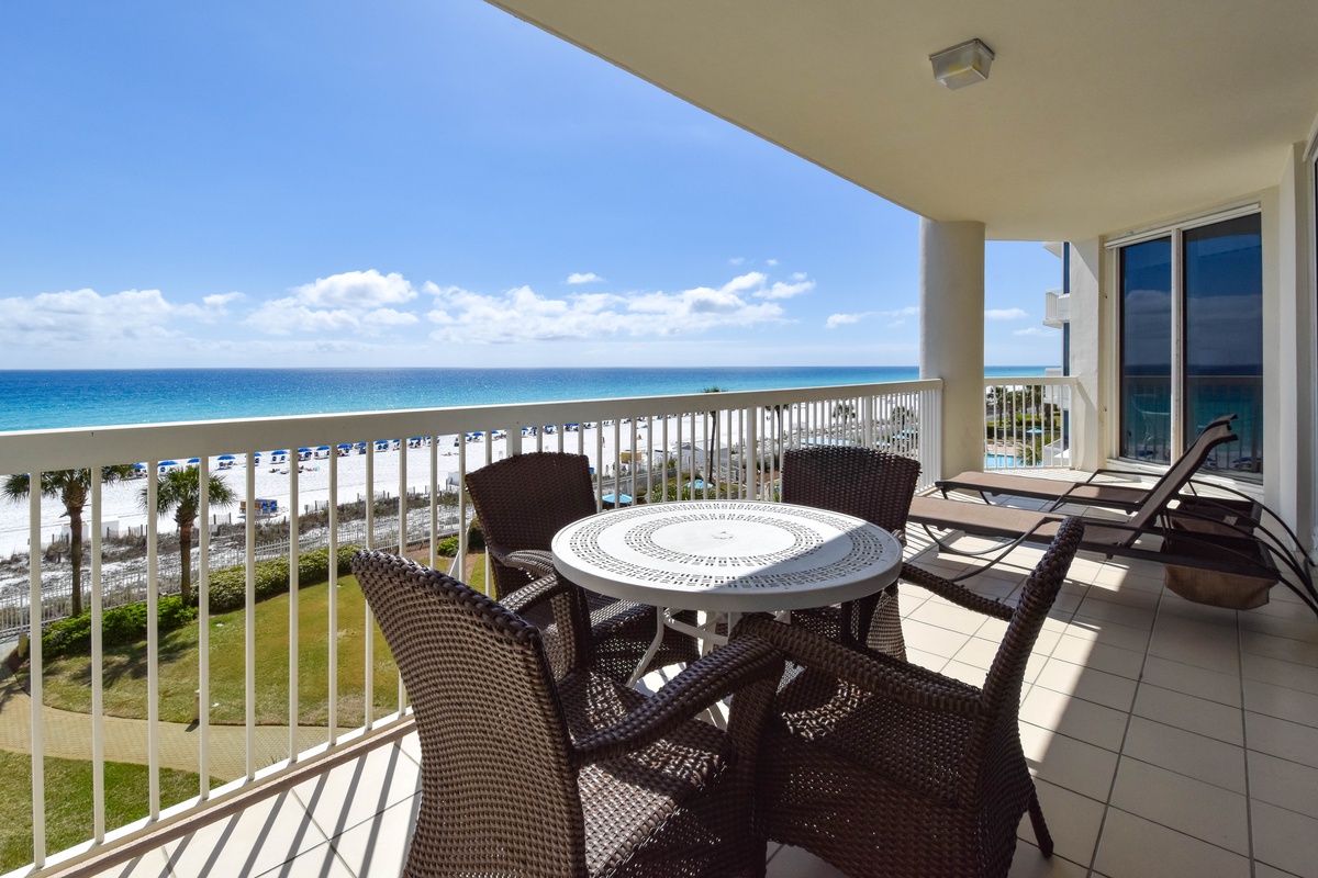 Silver Beach Towers E403 - Private Balcony