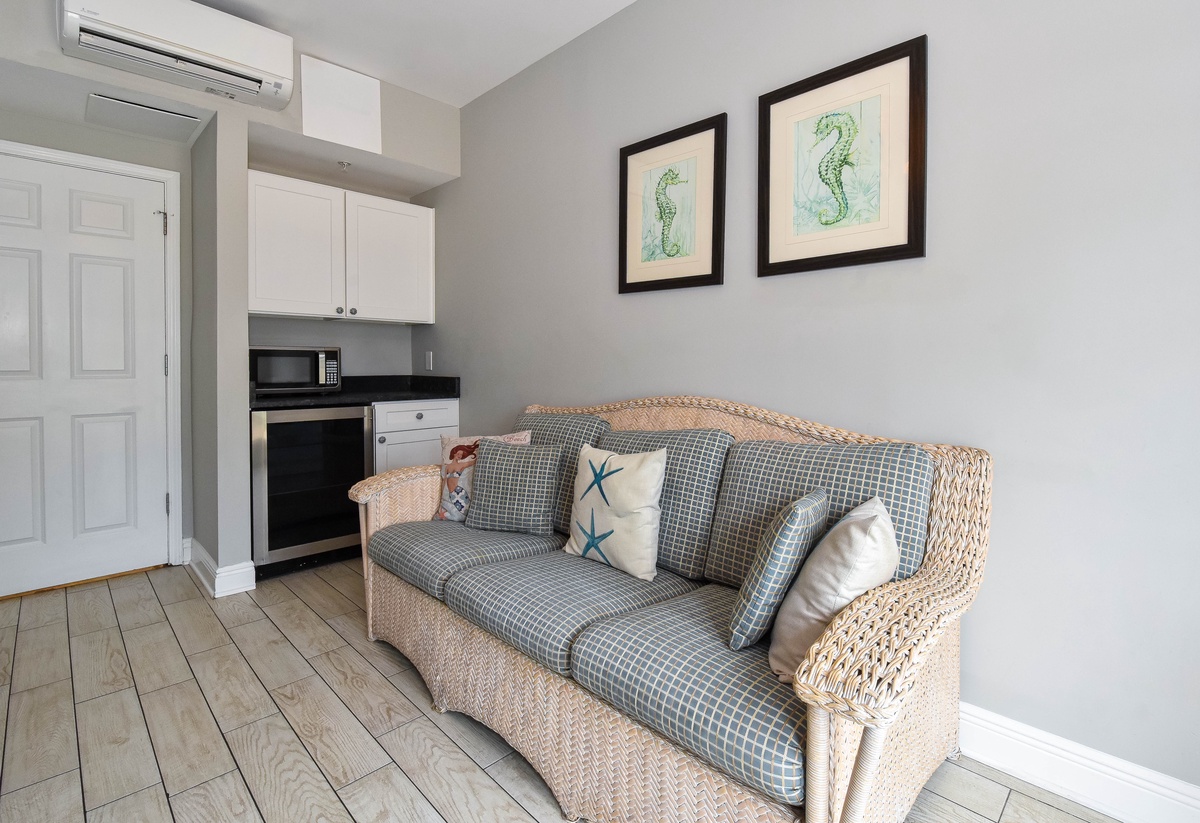 Silver Shells St. Maarten Cabana 14 - Seating Area