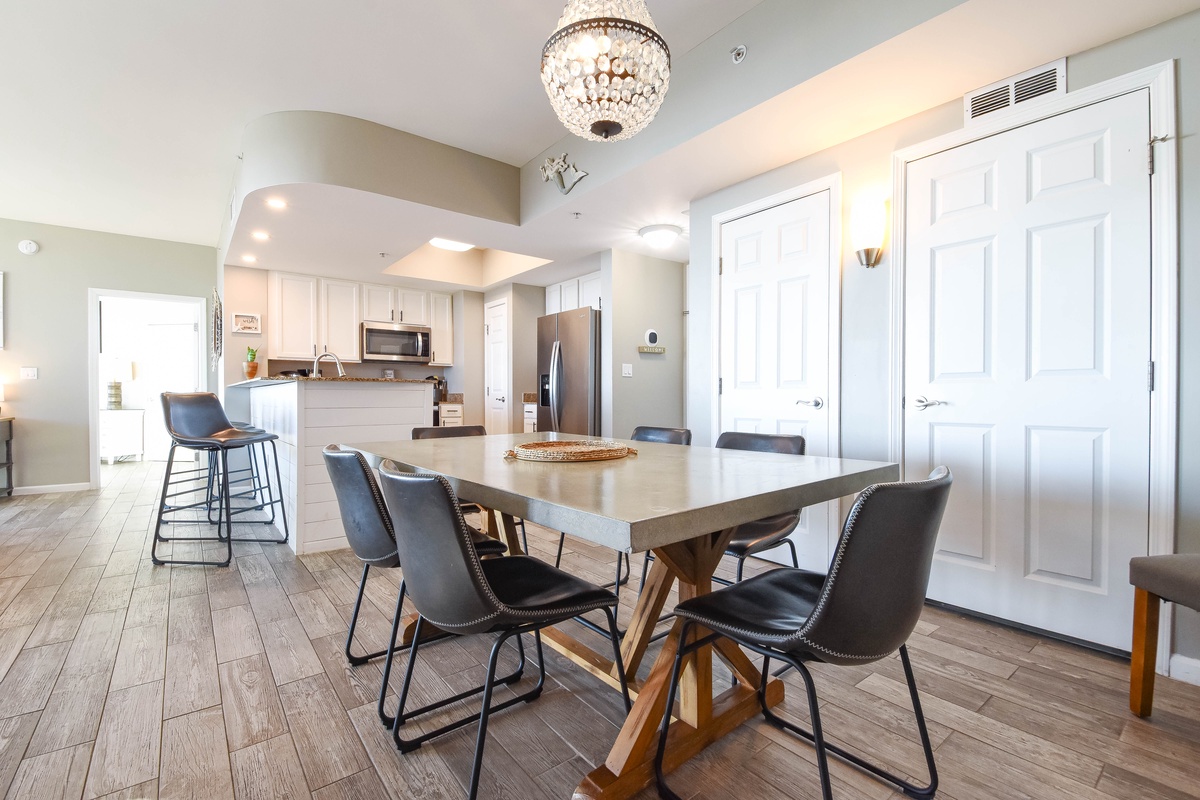The Palms of Destin 21117 - Spacious Dining and Kitchen