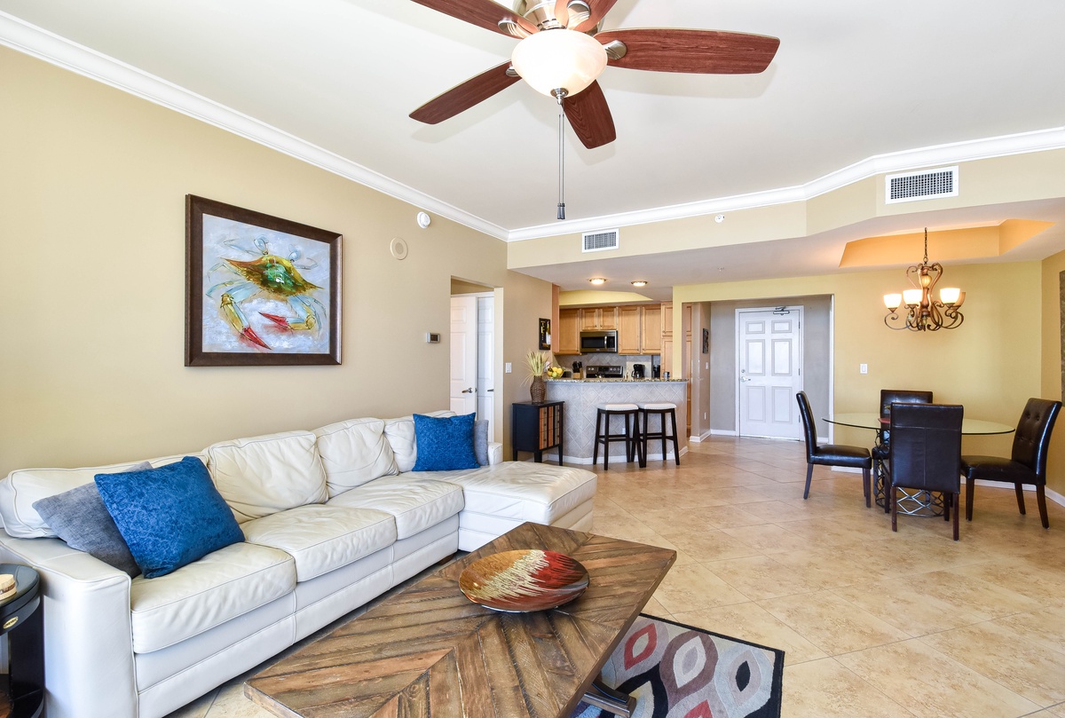 Silver Beach Towers E305