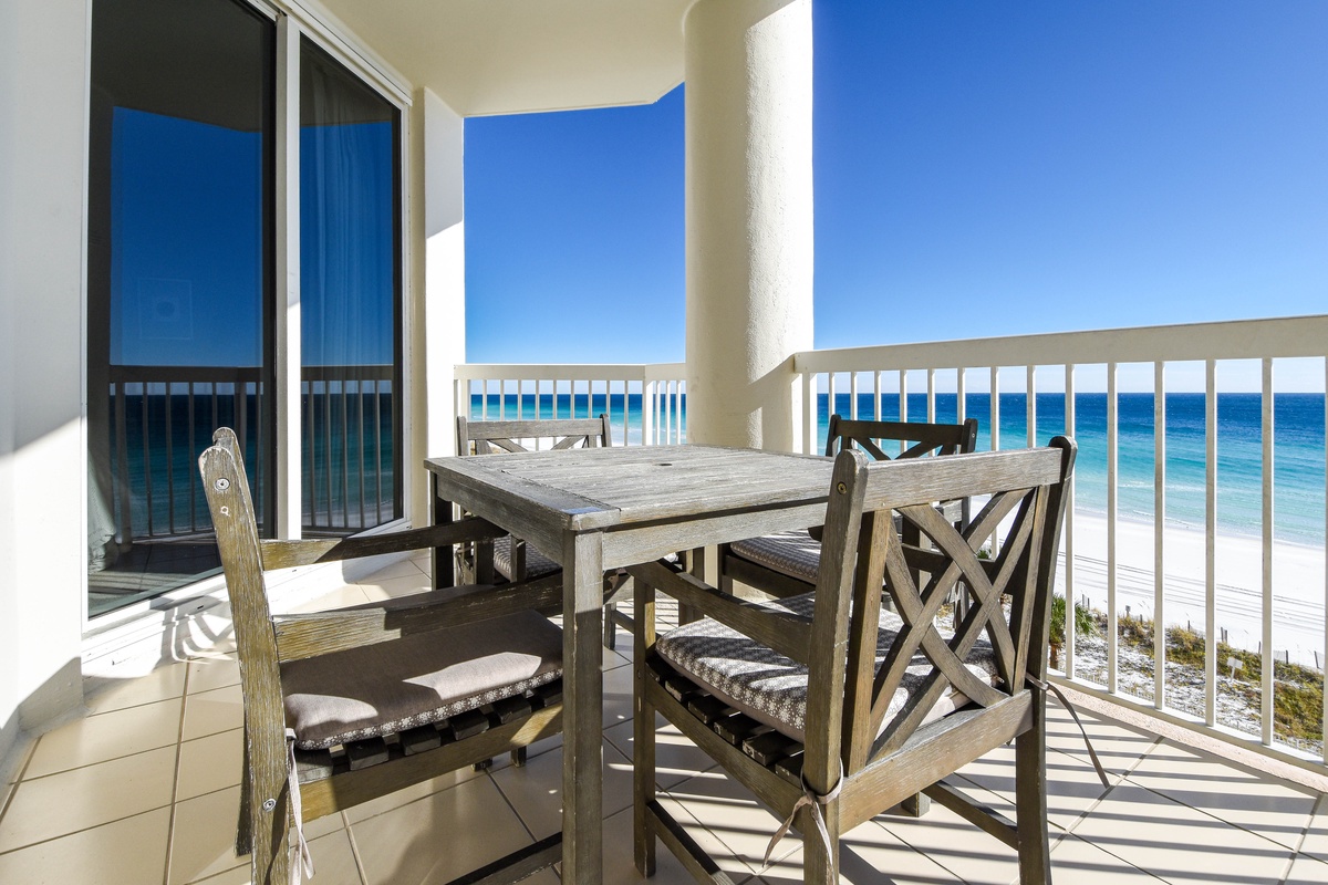 Silver Beach Towers E604 - Balcony Seating