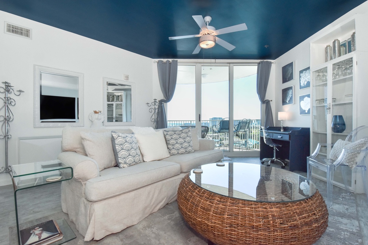 The Palms of Destin 21004 - Living Area to Balcony