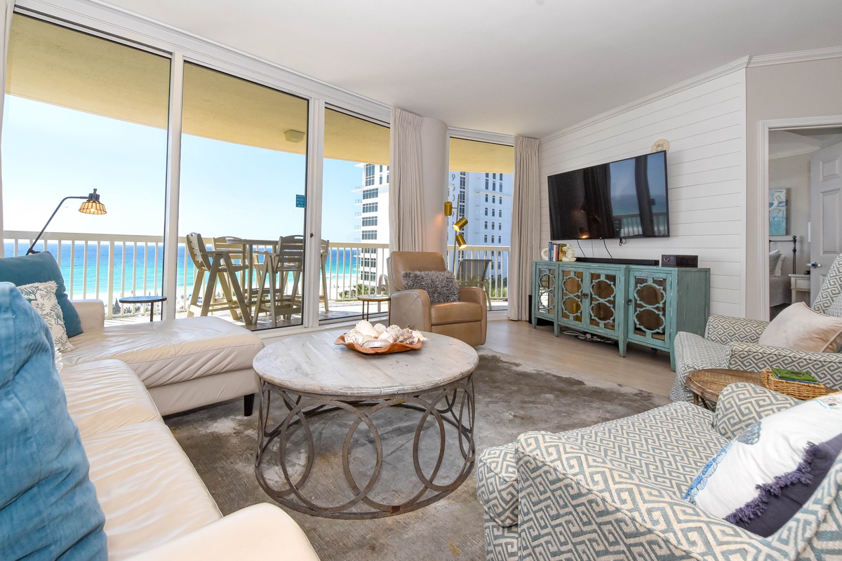 Silver Shells St. Maarten 507 - Living Area with Gulf View