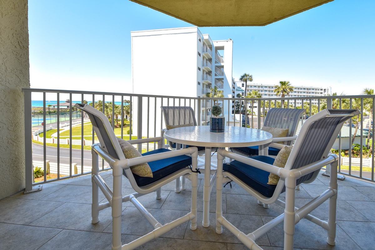 Inlet Reef Club 216 - Balcony Seating