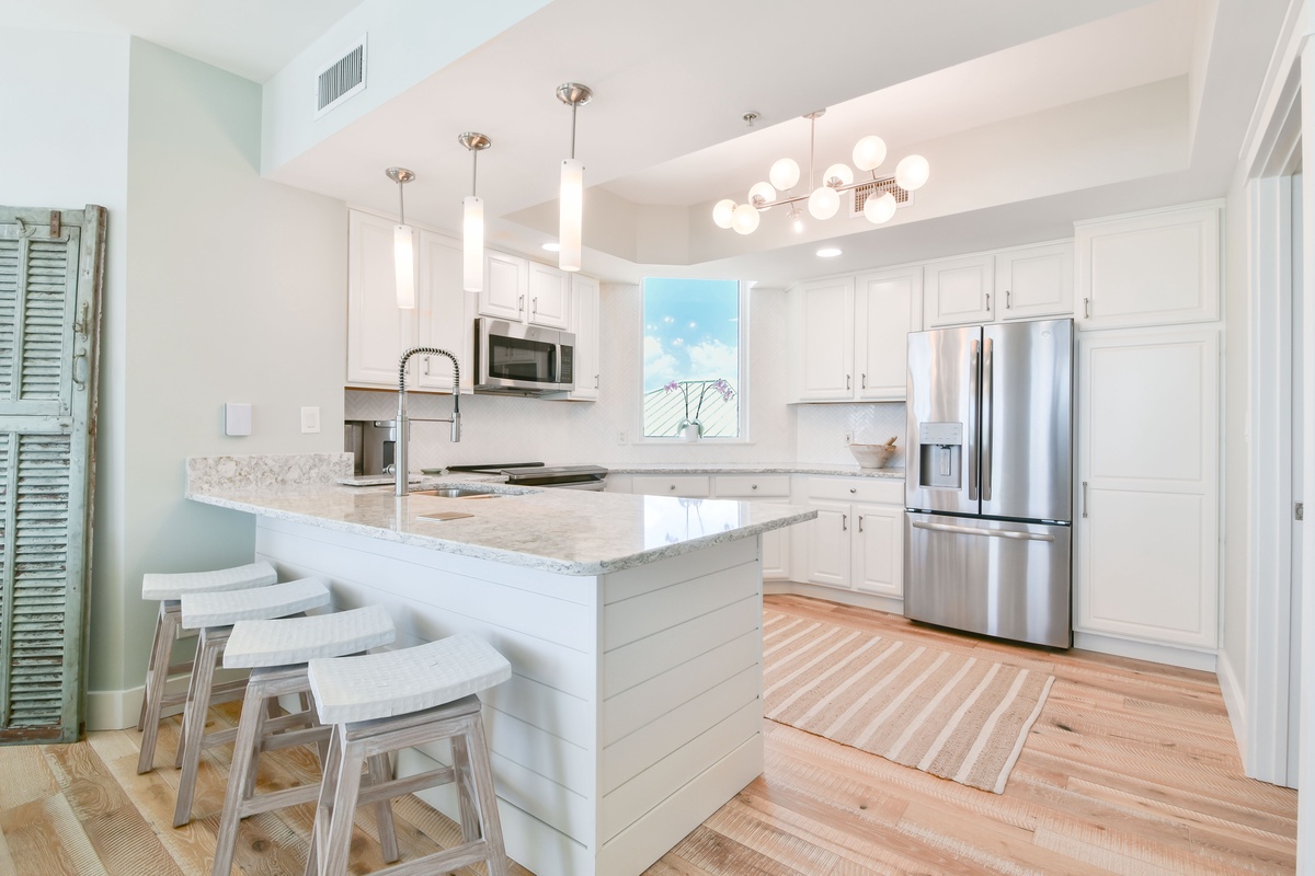 Silver Beach Towers East 306 - Breakfast Bar