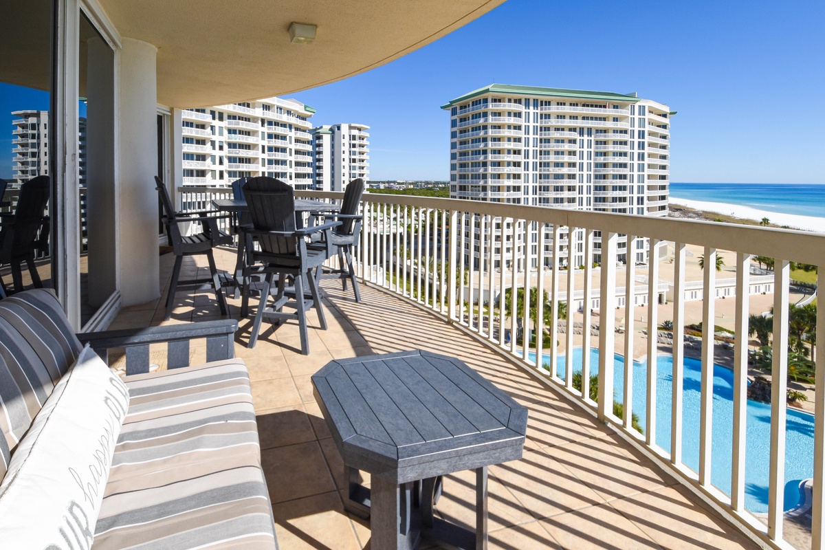 Silver Shells St. Maarten 902 - Balcony Seating