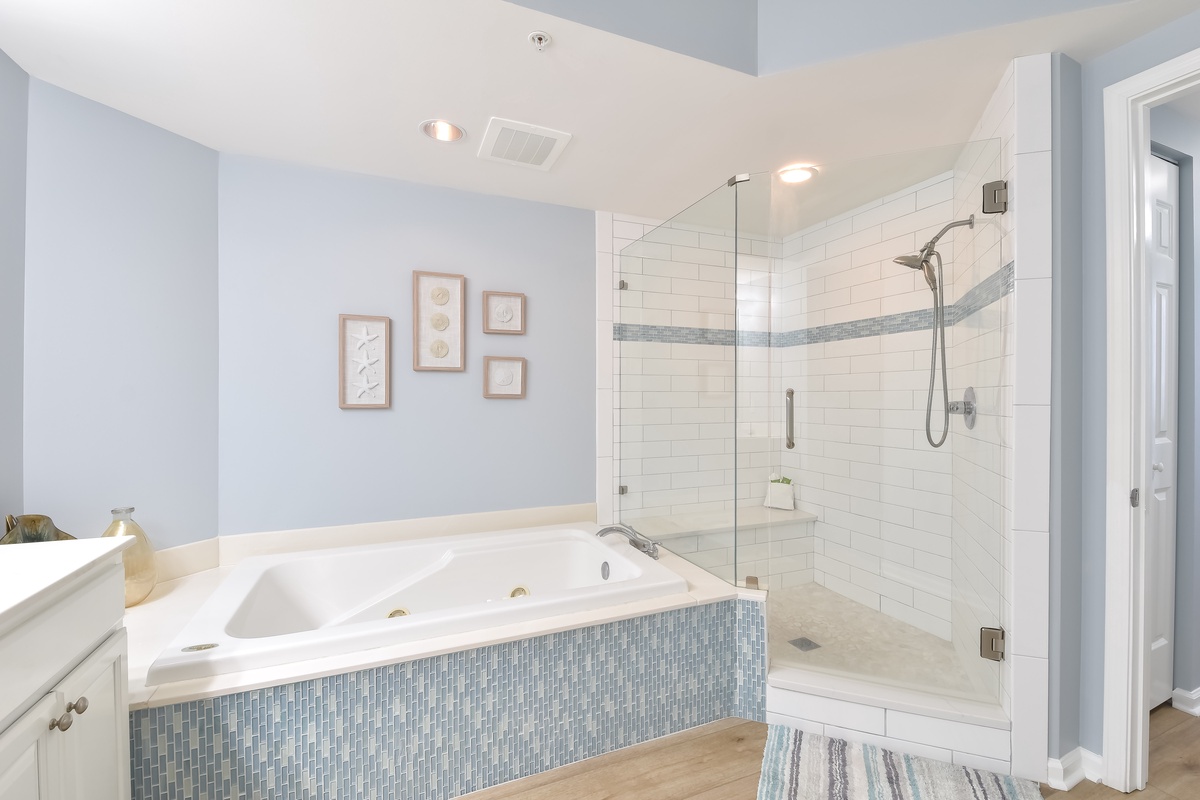 Silver Shells St. Lucia 1102 - Master Bathroom