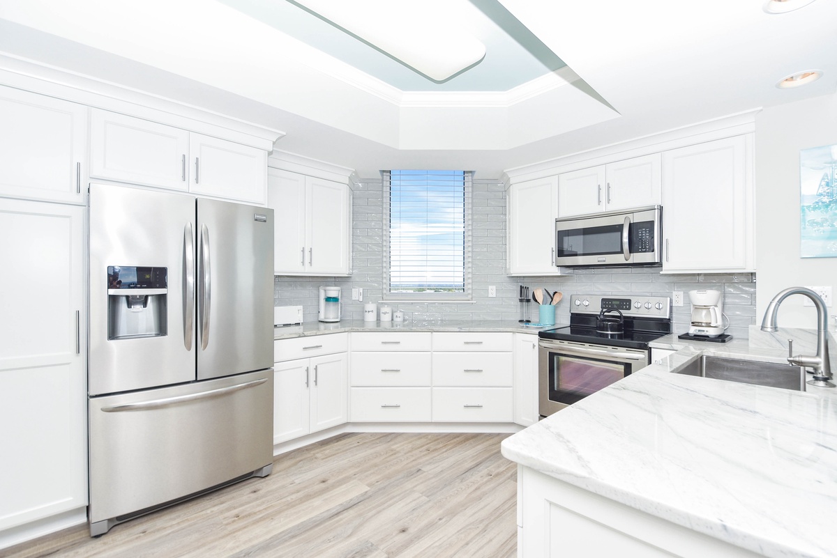 Silver Beach Towers West 1201- Fully Equipped Kitchen